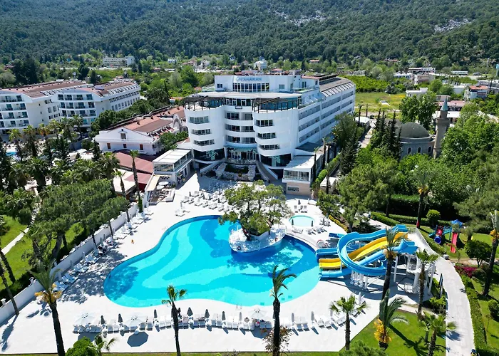Catamaran Quality Times Hotel Kemer